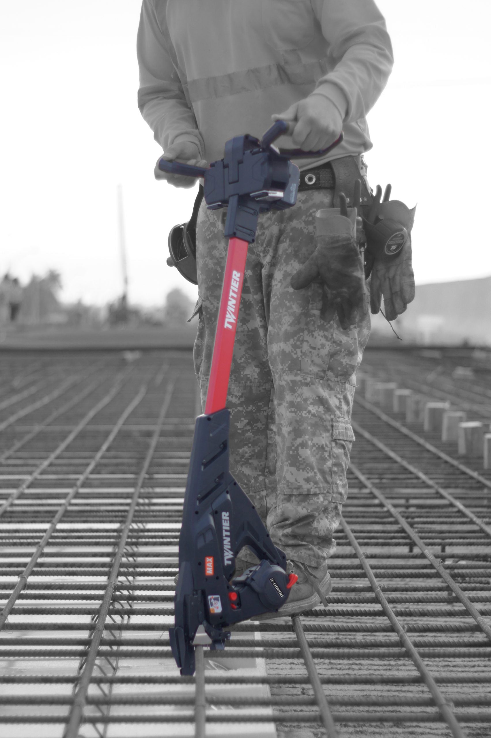 MAX TWINTIER RB401T-E Stand Up Rebar Tying Tool