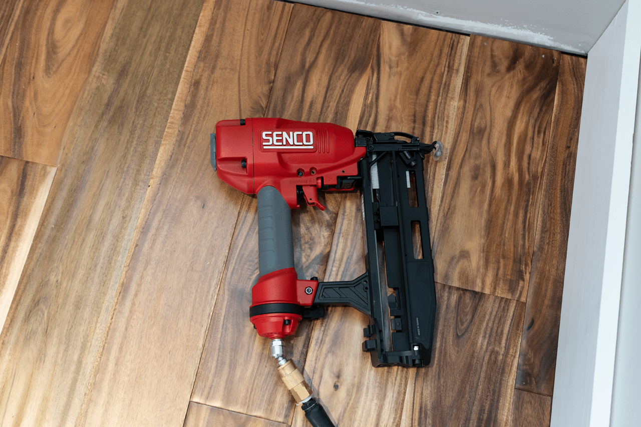 Senco FinishPro16XP 16 Gauge Finish Nailer 32mm-65mm 9S2001N - ProNailers